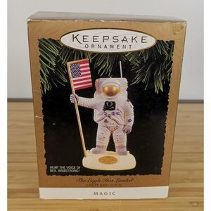 1994‎ Hallmark Keepsake Ornament The Eagle Has Landed Light and Voice Magic